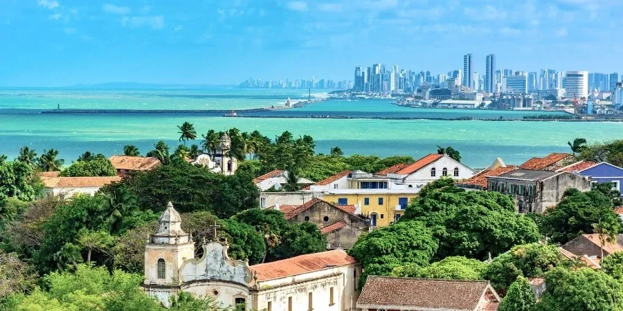 Regiões do Brasil - Edifícios de Recife e paisagem urbana de Olinda, em Pernambuco - Brasil