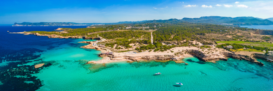 2 Baleares - Platges de Comte - North Ibiza - Freepik