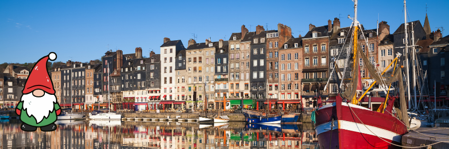 Honfleur old port and traditional facade - Christmas market - Canva Honfleur old port and traditional facade - Christmas market - Canva