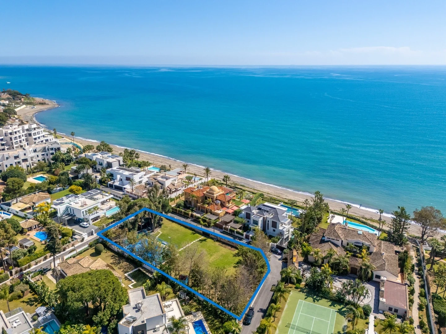 2 - verkoop terrein aan het water estepona - costa del sol andalusië spanje