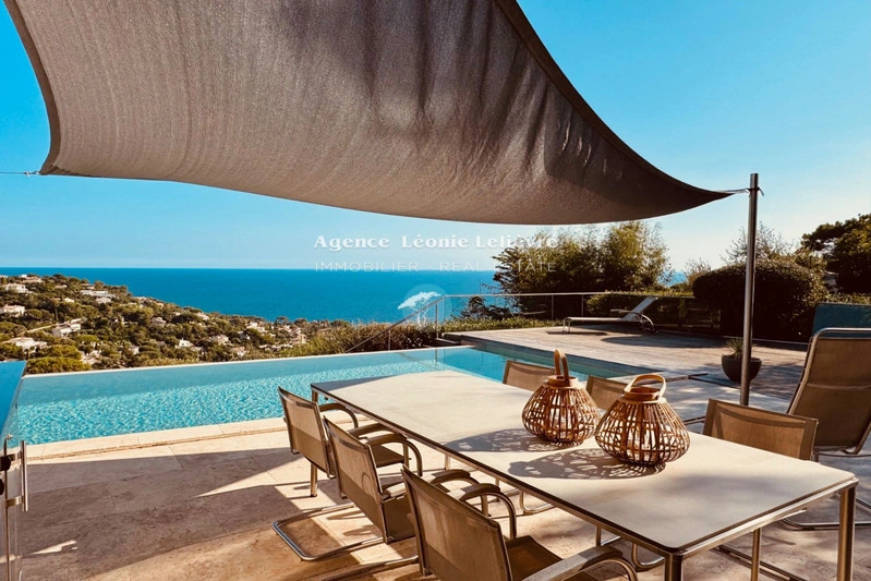 1 - venta casa vista al mar les issambres var francia