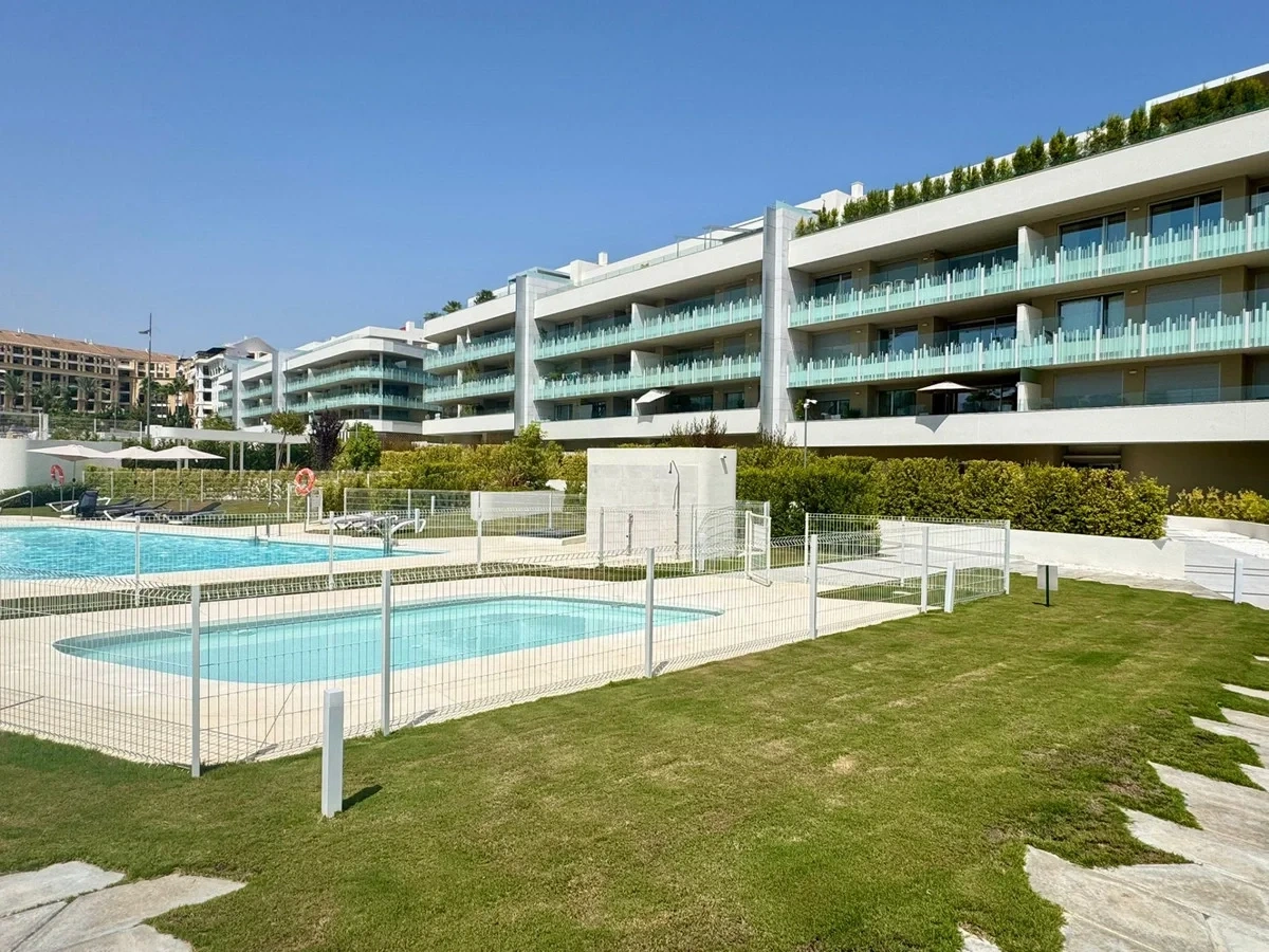 2 - venda apartamento a praia ao pé san pedro de alcántara andaluzia espanha