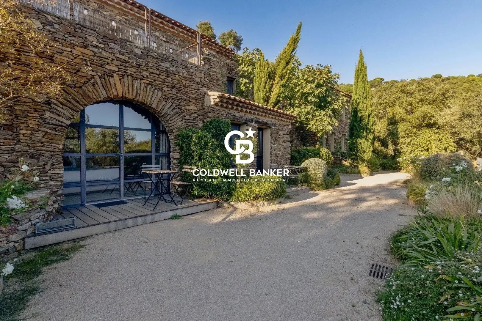 1 - venta propiedad la garde-freinet var francia