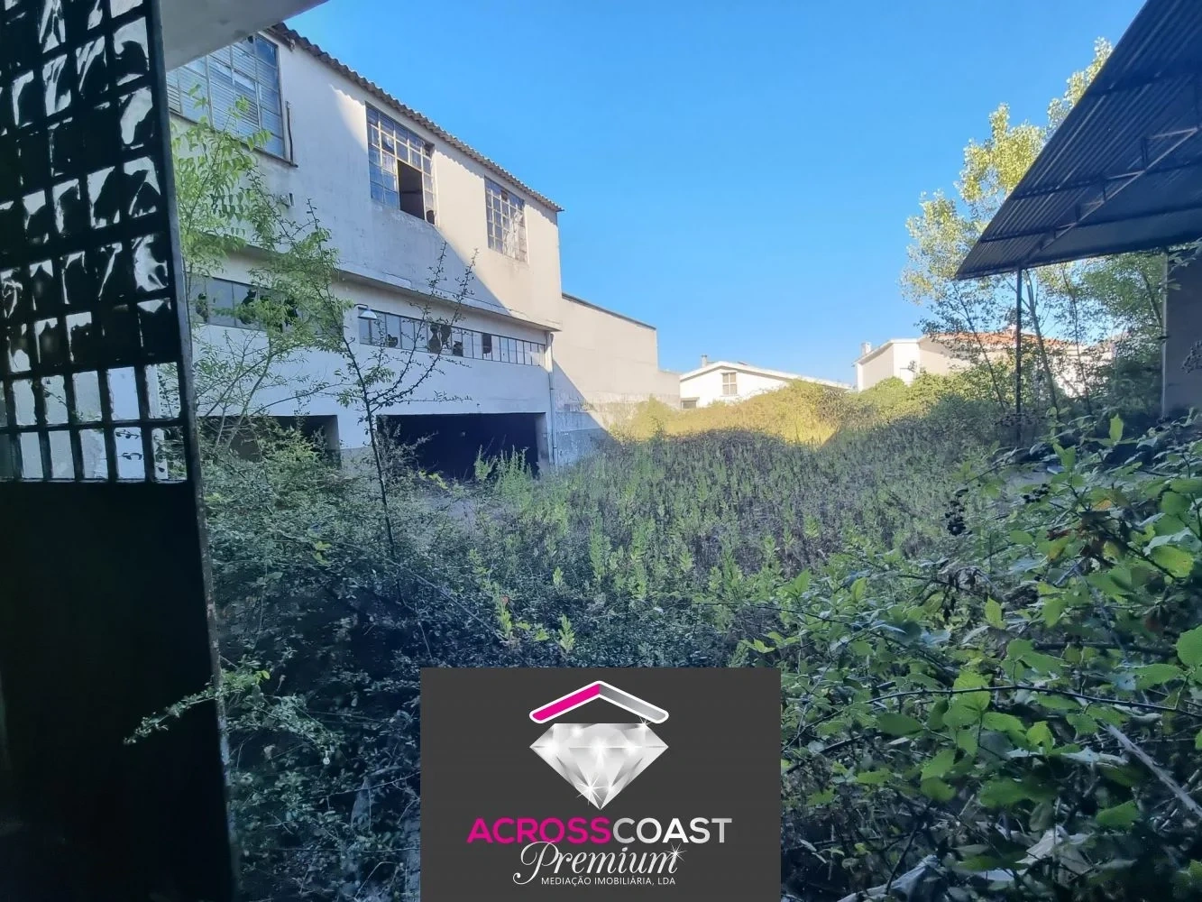 Terreno di 3 120 m²