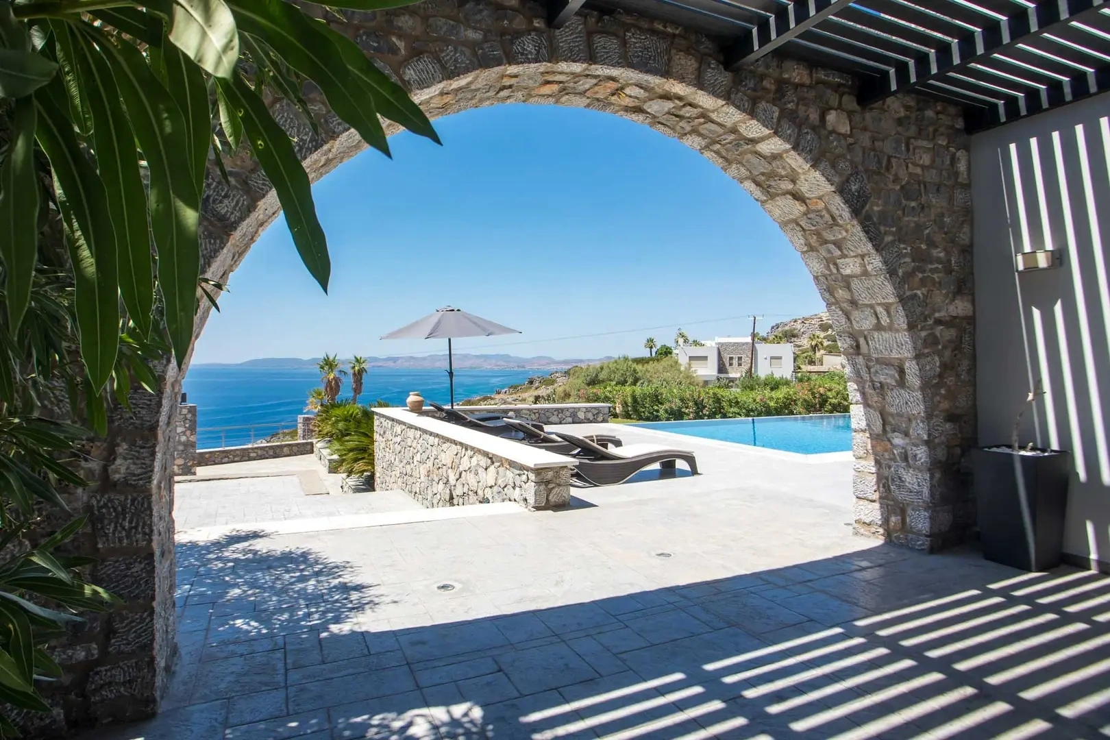 1 - vente villa vue mer péfkos crète grèce