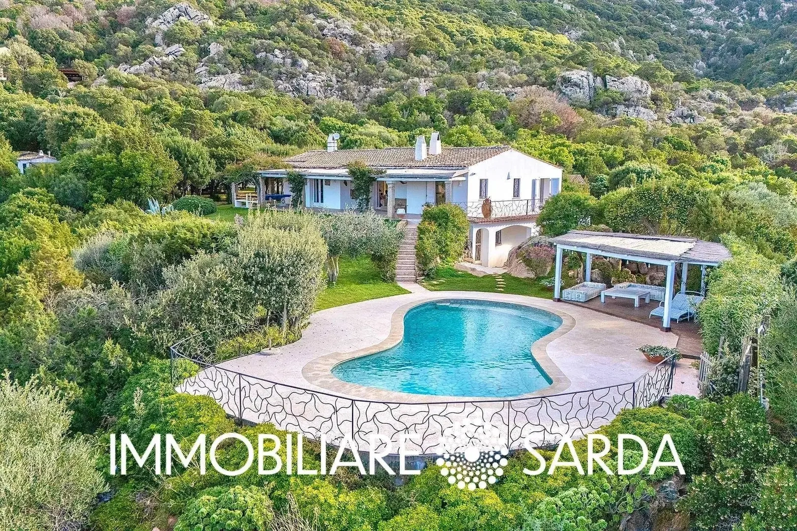 2 - venta casa vista al mar arzachena cerdeña italia