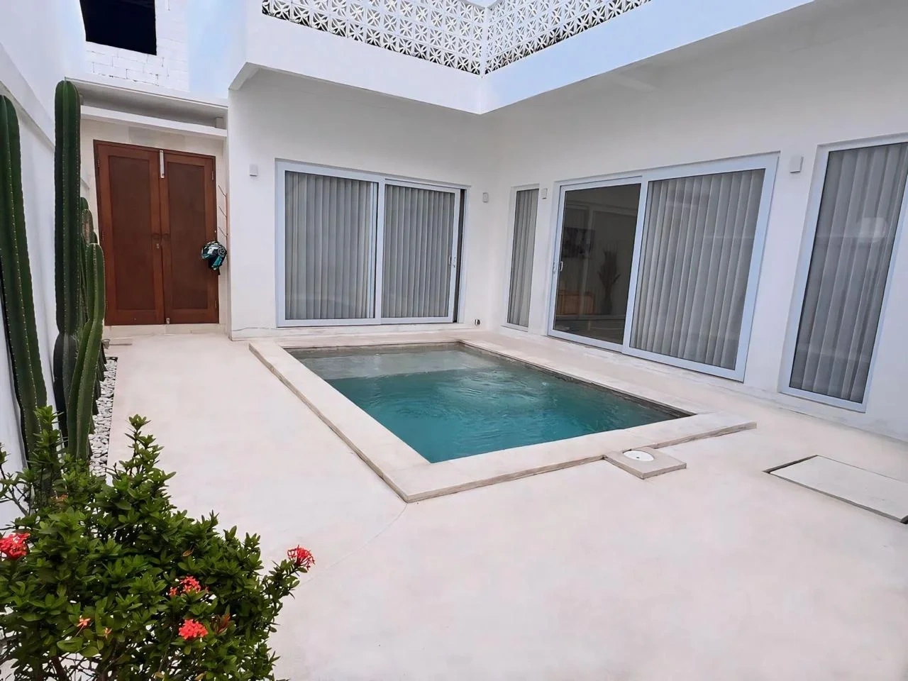 1 - продажа villa ноги в воде umalas bali индонезия