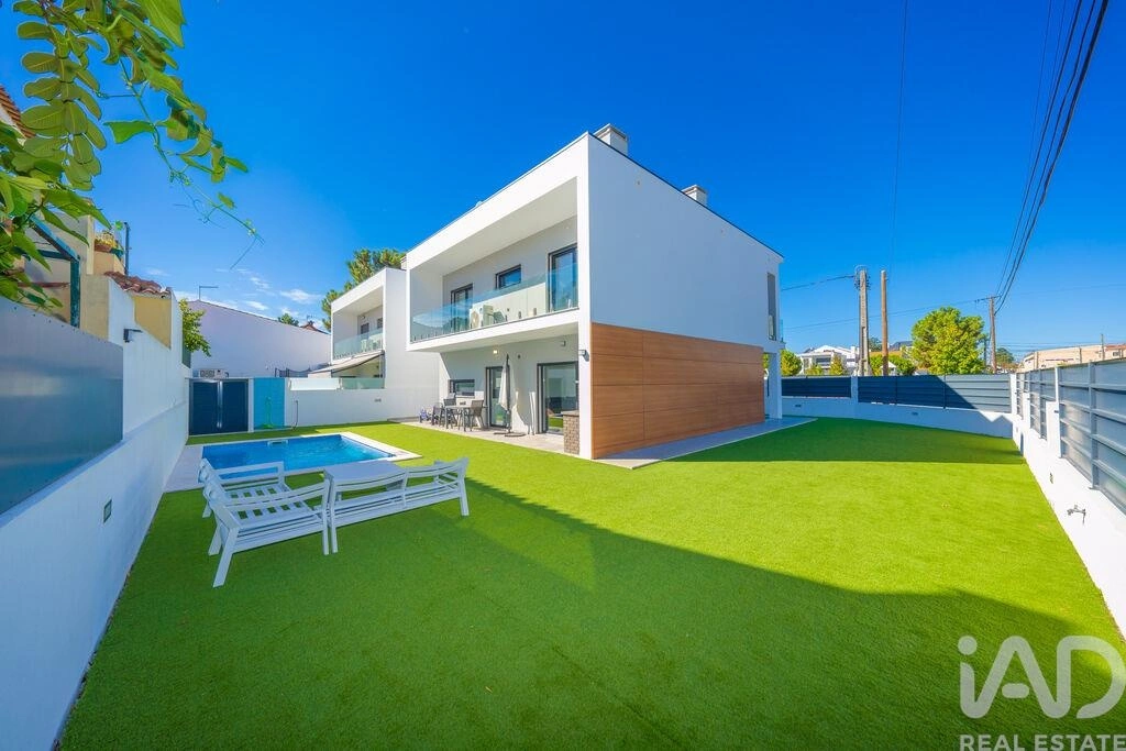 1 - villa for sale in fernão ferro lisbon region portugal
