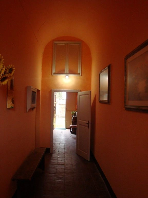 2 - vendita commercio montaione toscana italia