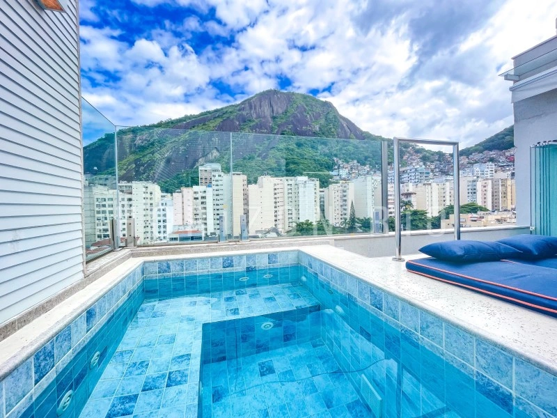 2 bedroom apartment with swimming pool