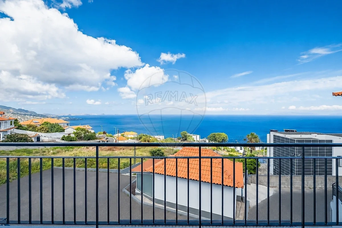 1 - sea view house for sale in santa cruz madeira portugal