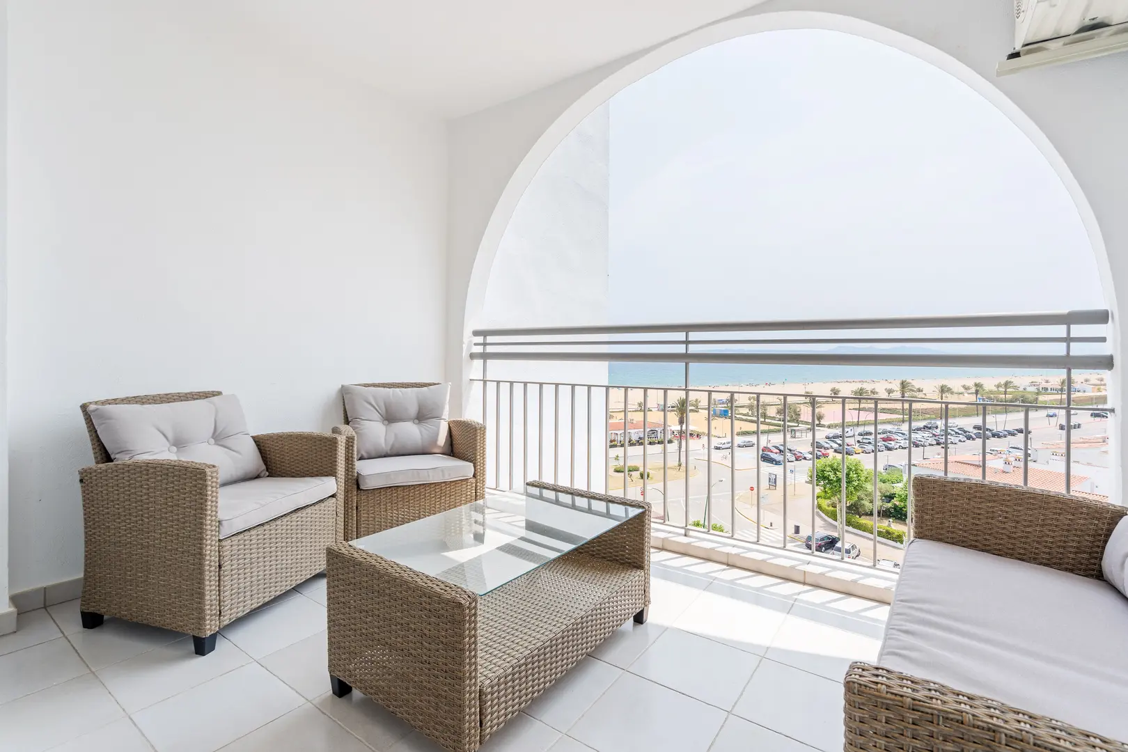 2 - venda apartamento frente ao mar empuriabrava catalunha espanha