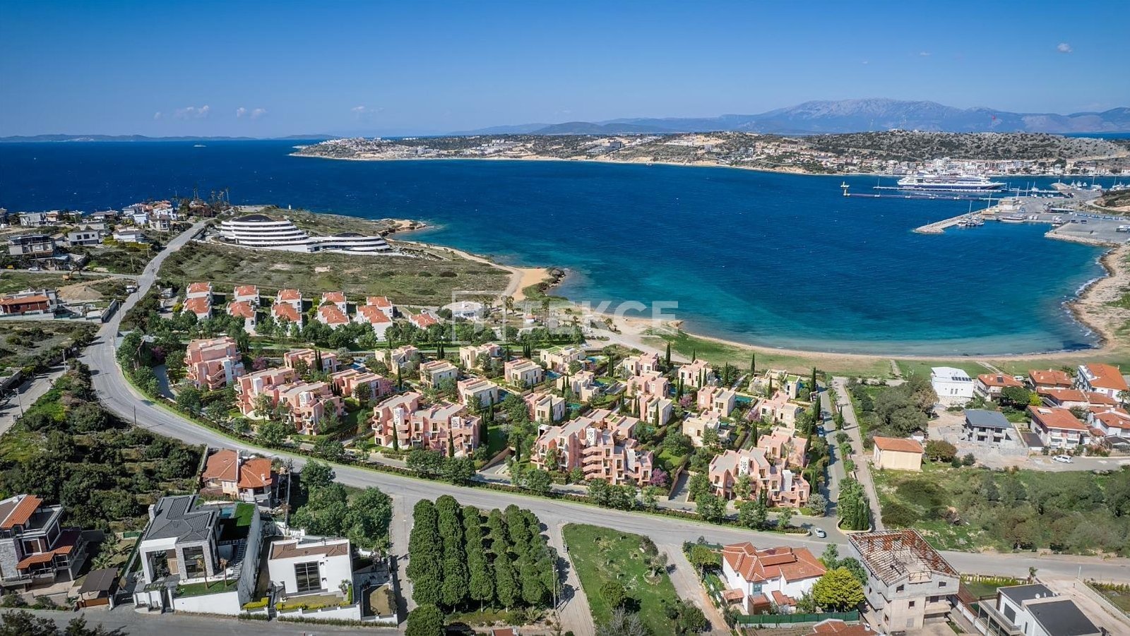 1 - waterfront apartment for sale in cesme i̇zmir turkey