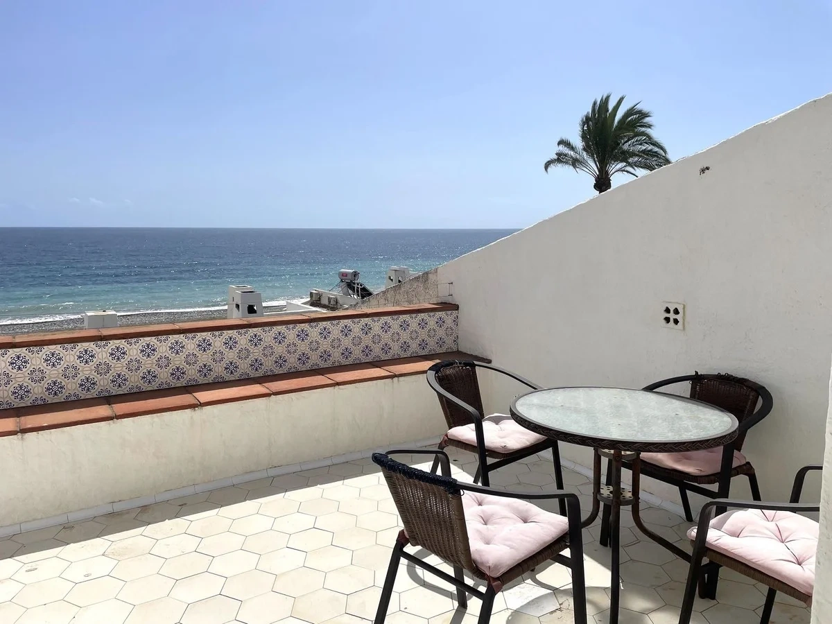 2 - vente appartement pieds dans l'eau estepona - costa del sol andalousie espagne