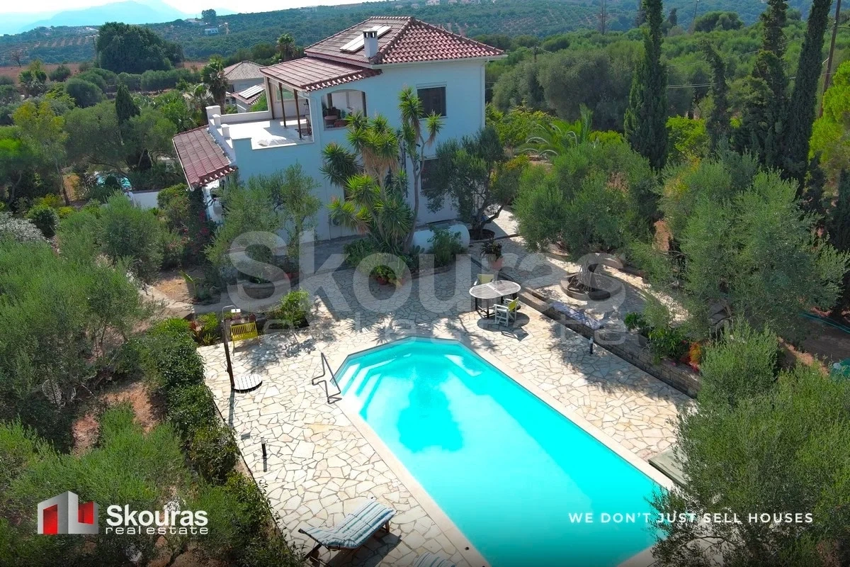 Maison vue mer avec piscine
