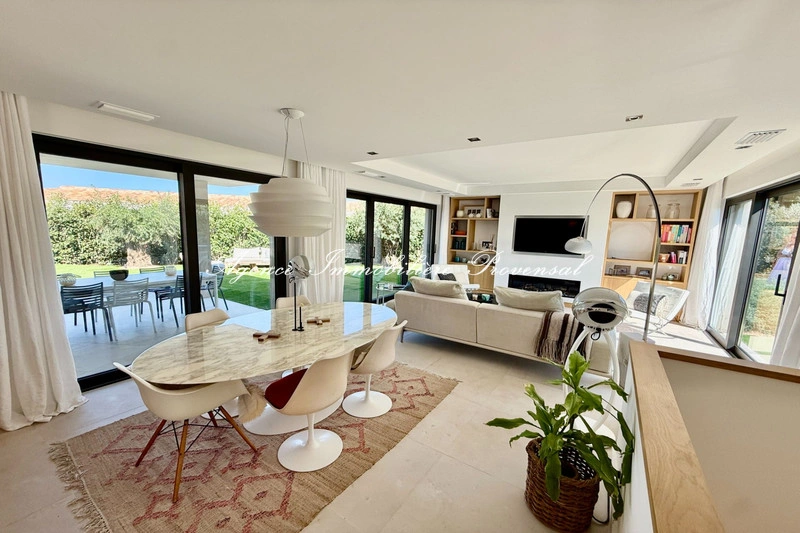 3 bedroom apartment with swimming pool