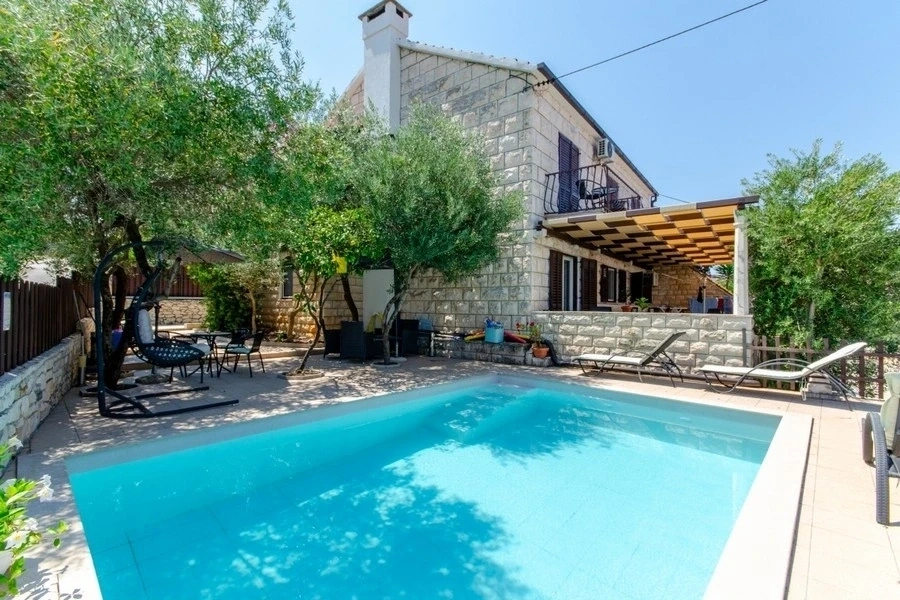 1 - sea view house for sale in sutivan split-dalmatia croatia