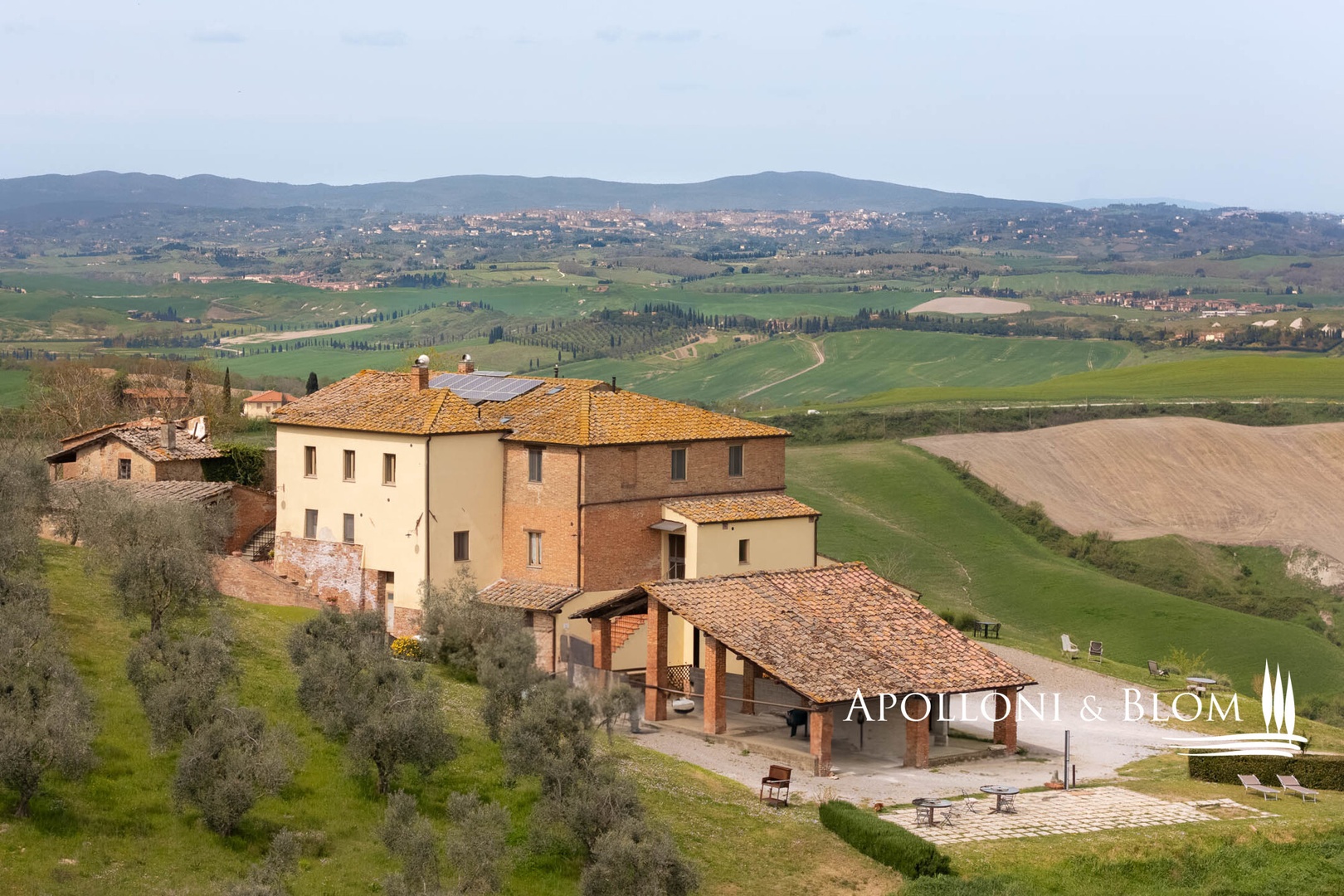 1 - verkoop huis asciano tuscany italië