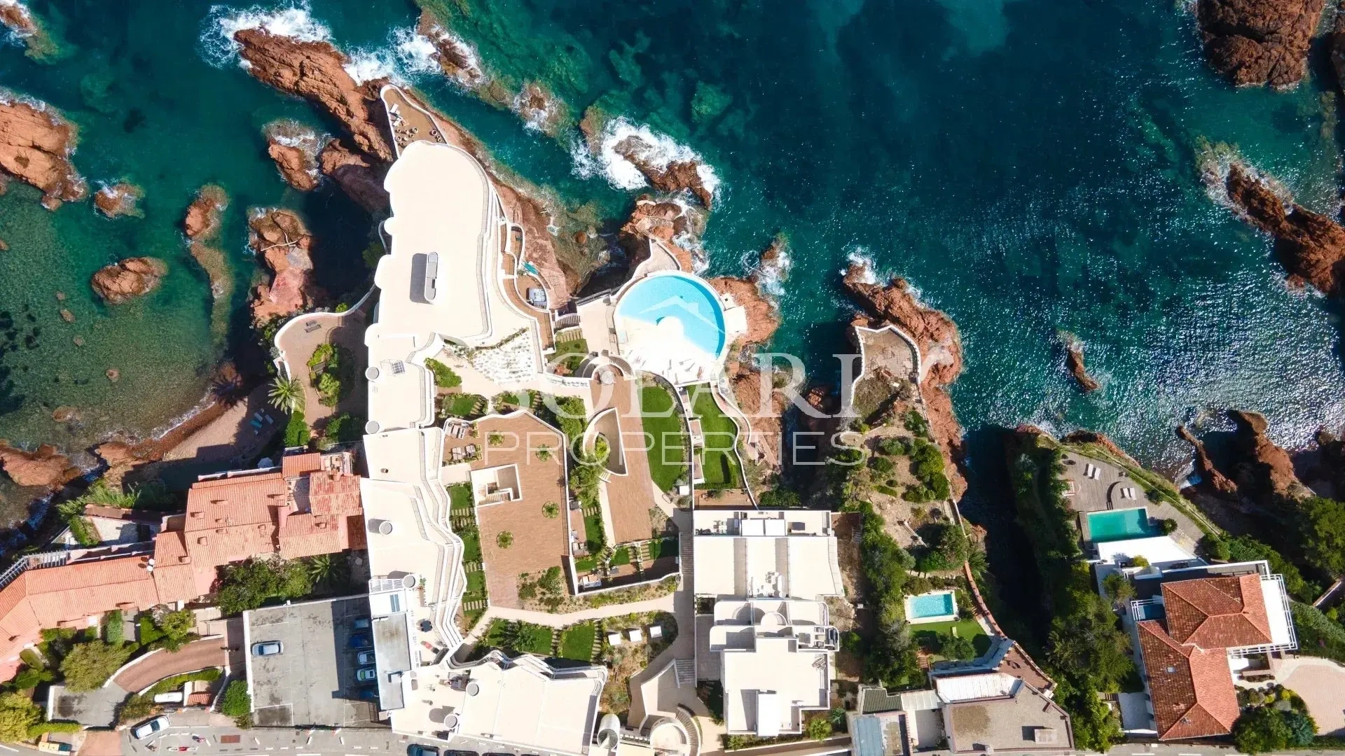 2 - vente appartement pieds dans l'eau saint-raphaël var france