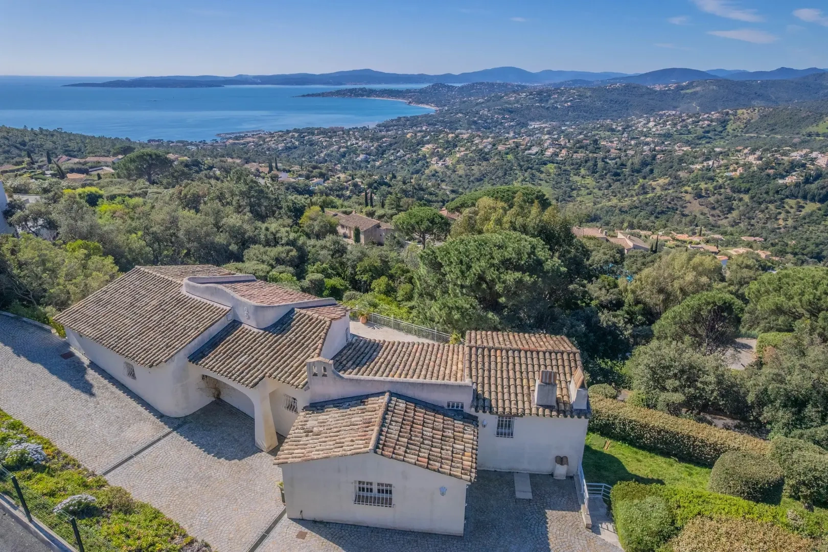2 - sea view house for sale in les issambres var france