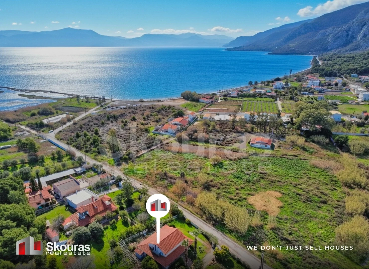 1 - vente maison pieds dans l'eau loutraki-perachora péloponnèse grèce