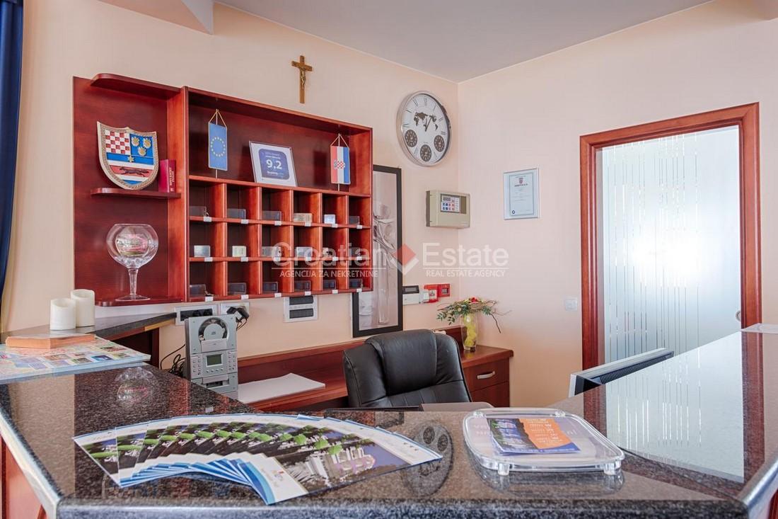 2 - venda espaço comercial vista de mar trogir split-dalmácia croácia