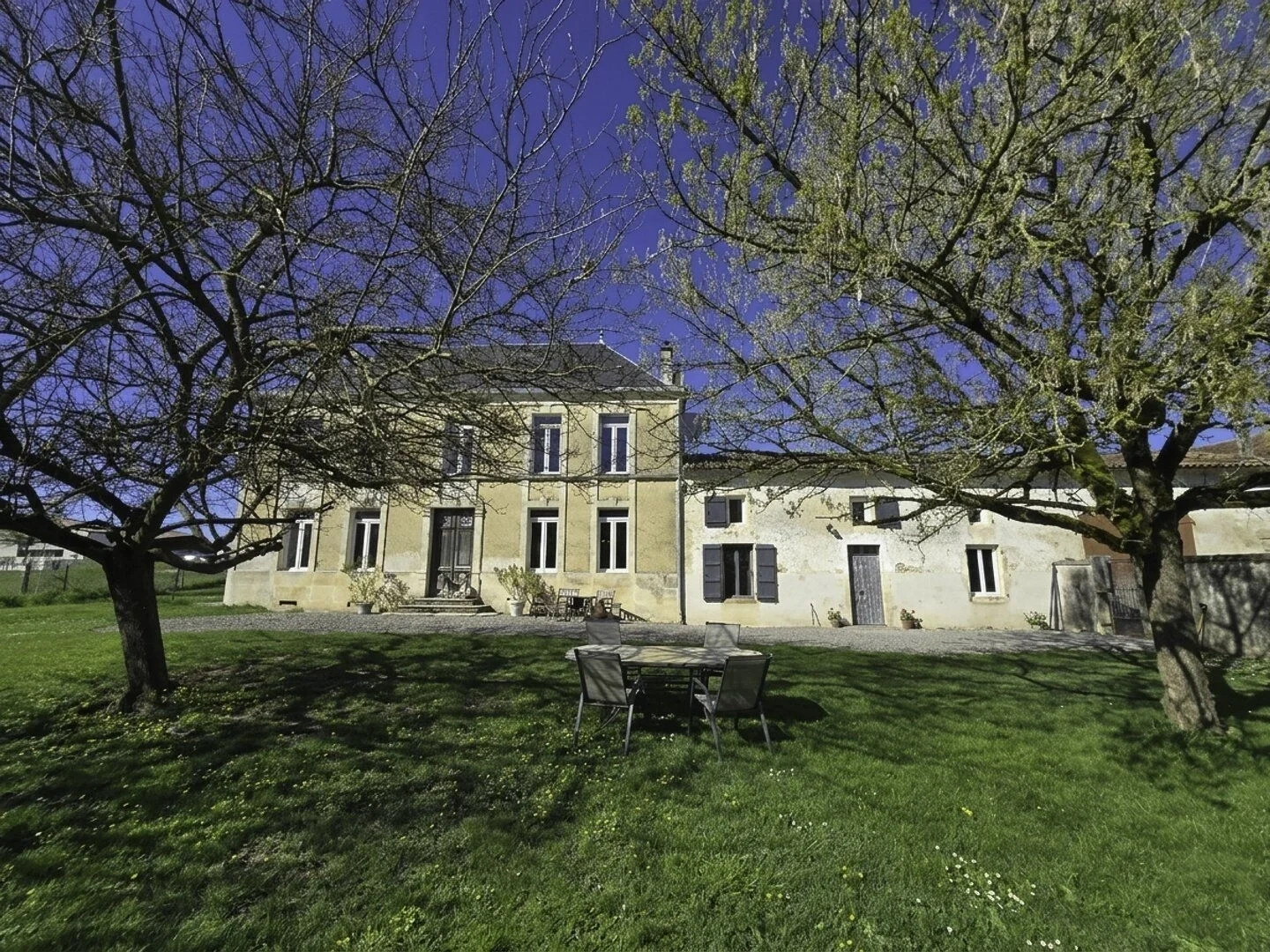 1 - vente maison saint-pierre-de-juillers charente-maritime france