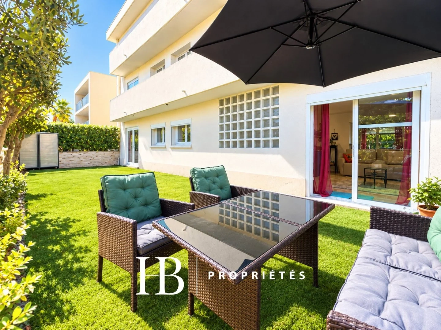 2 - beach walk apartment for sale in six fours les plages var france