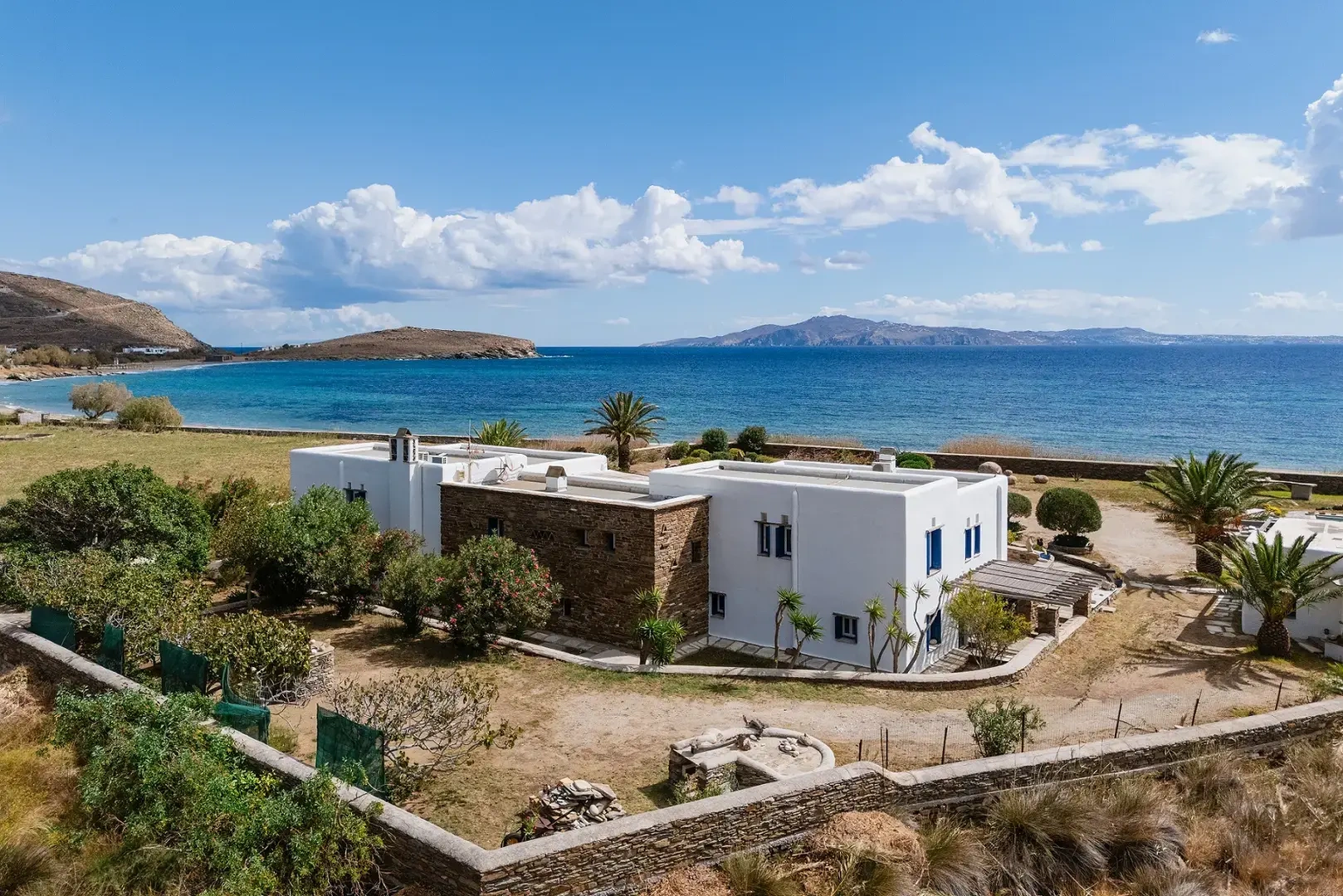 1 - vente maison pieds dans l'eau tinos - cyclades egée méridionale grèce