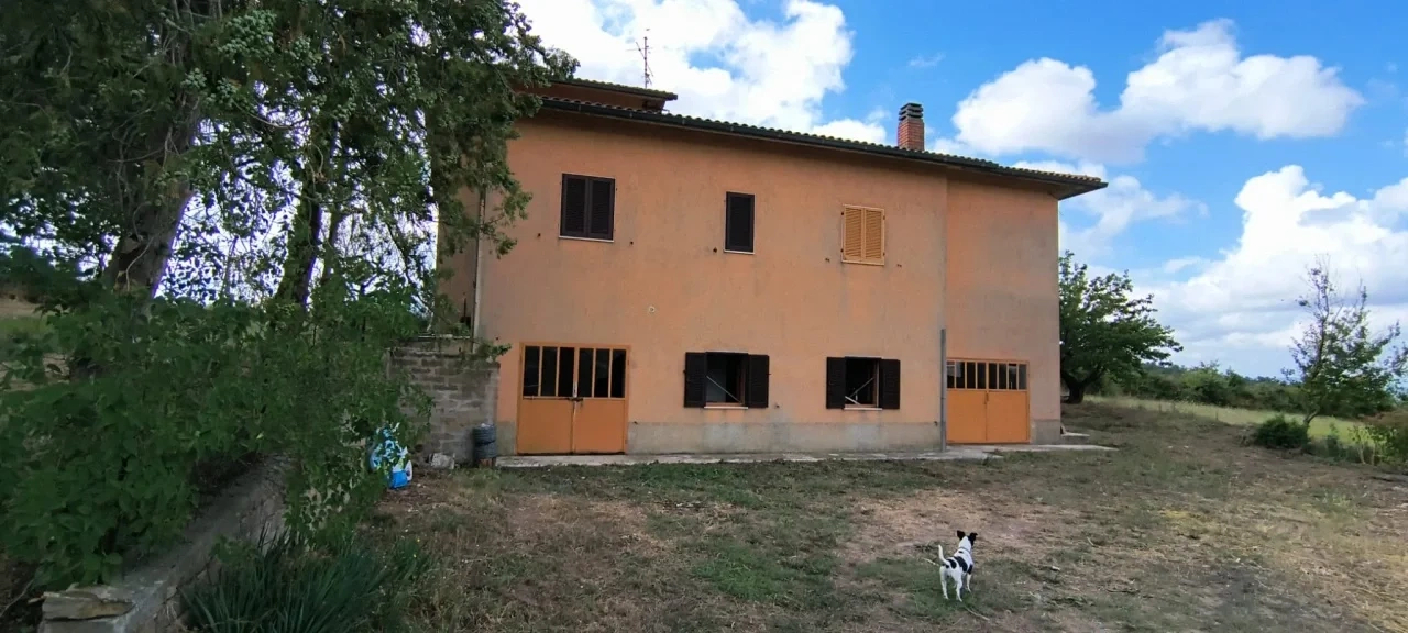 2 - vendita proprietà sorano toscana italia