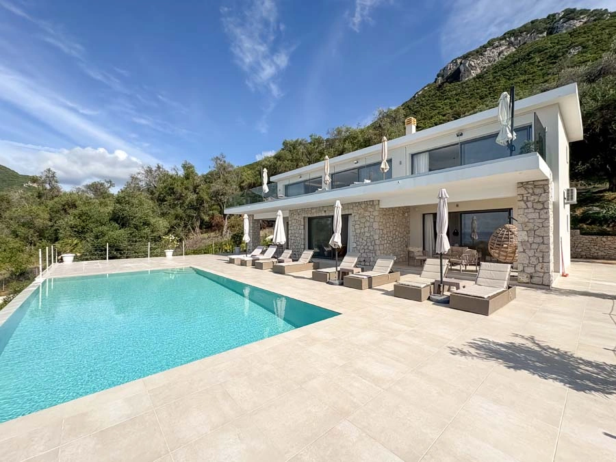 1 - vente villa vue mer paramonas îles ioniennes grèce