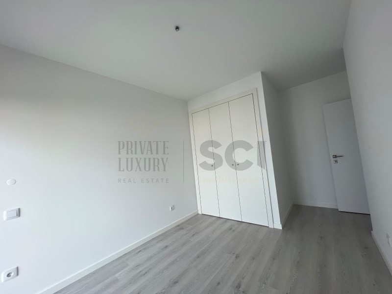 2 - apartment for sale in corroios lisbon region portugal