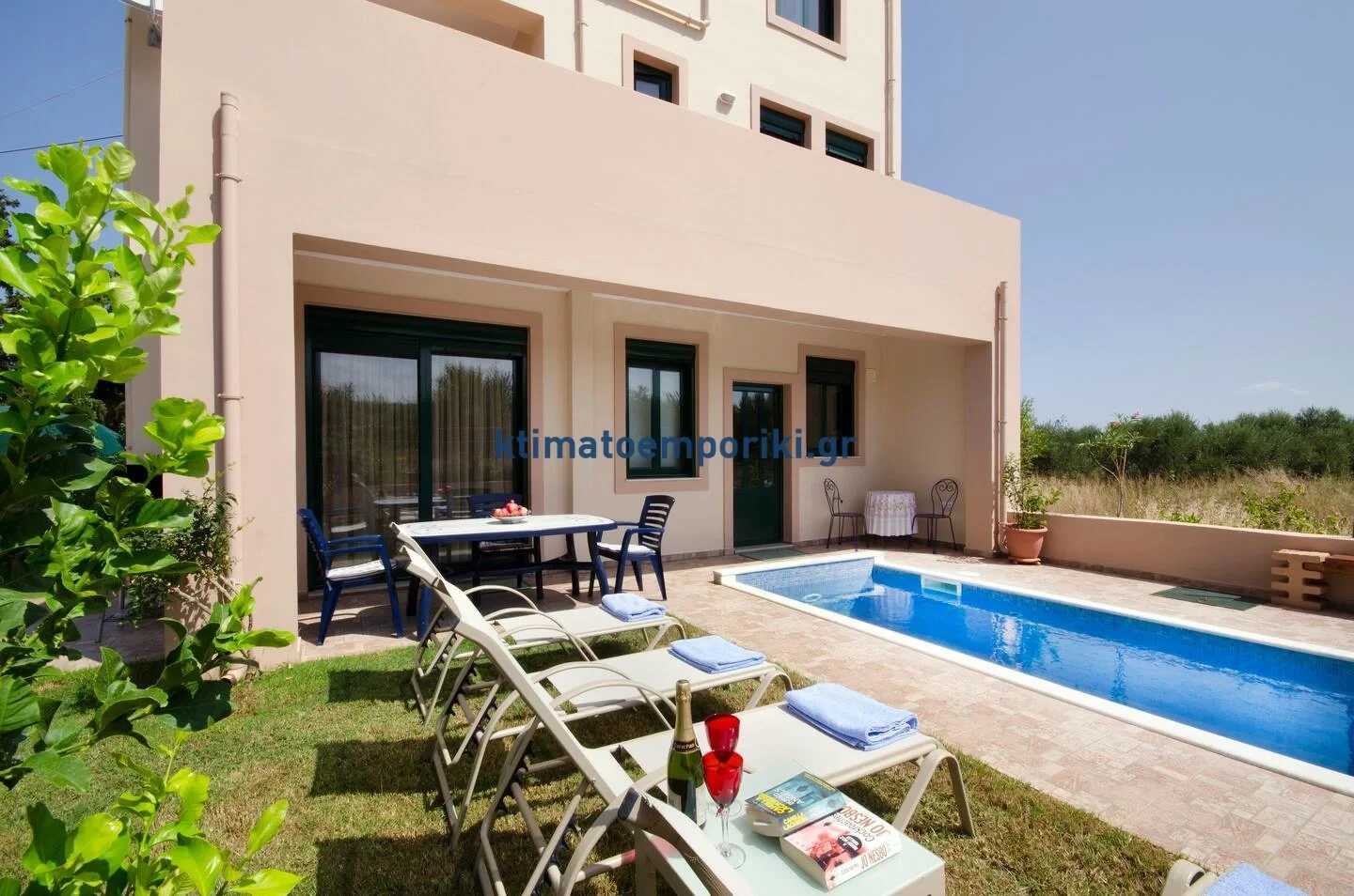 Maison vue mer avec piscine