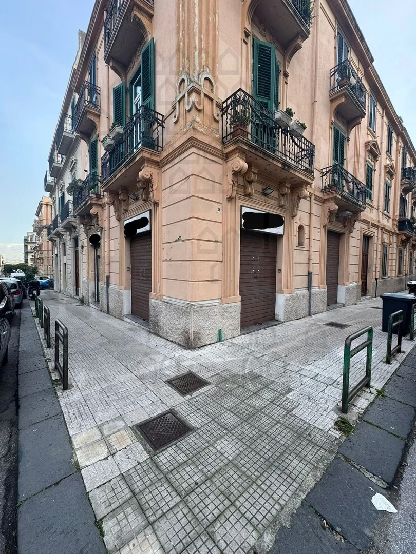 2 - vente commerce messina sicile italie