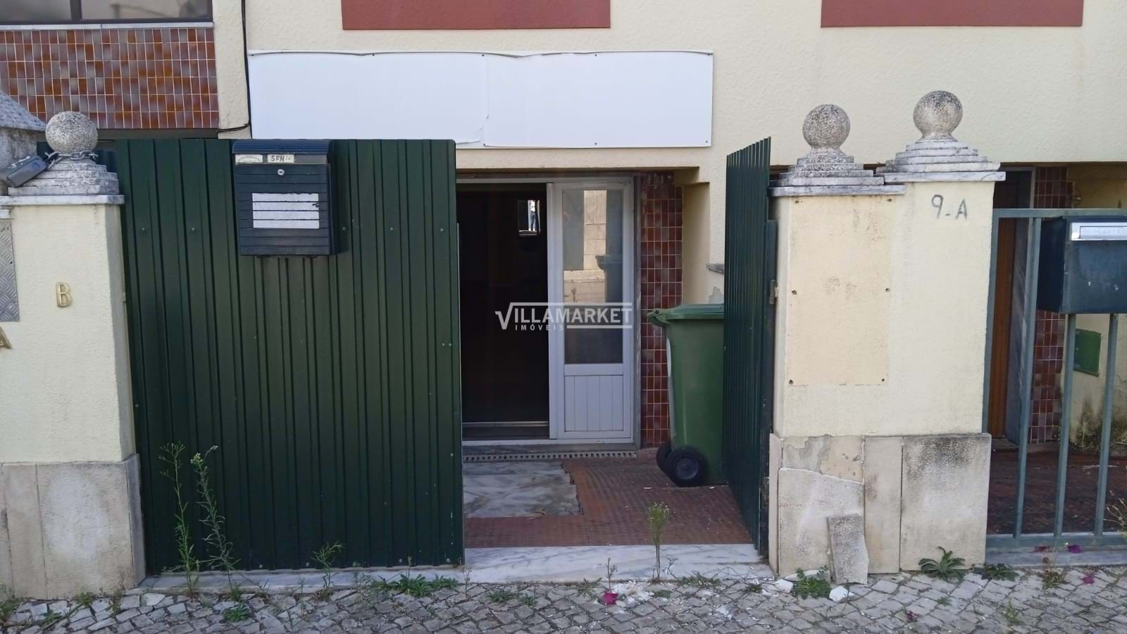 1 - verkoop winkel seixal lisboa region portugal