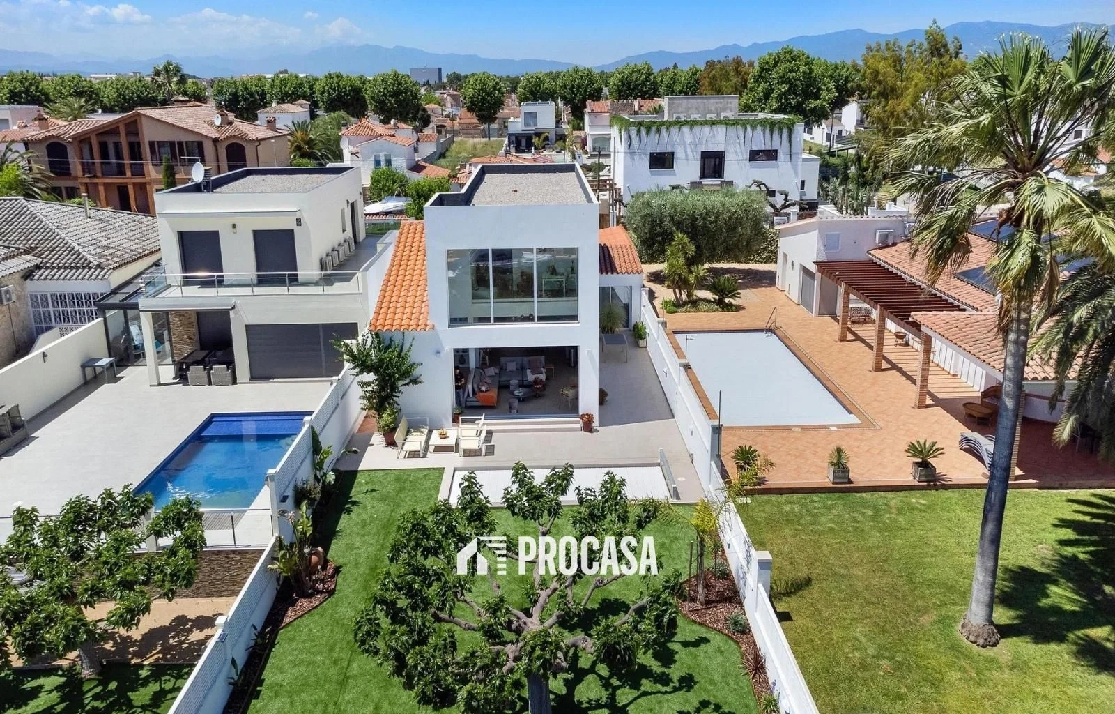 1 - waterfront house for sale in empuriabrava catalonia spain