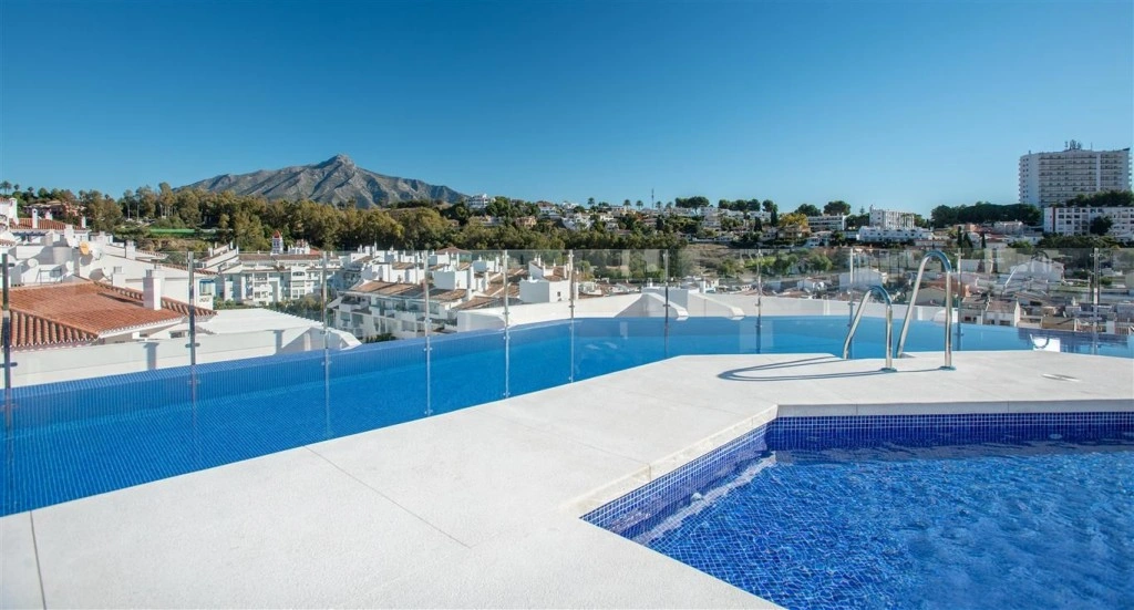 2 - venta apartamento vista al mar nueva andalucia andalucía españa
