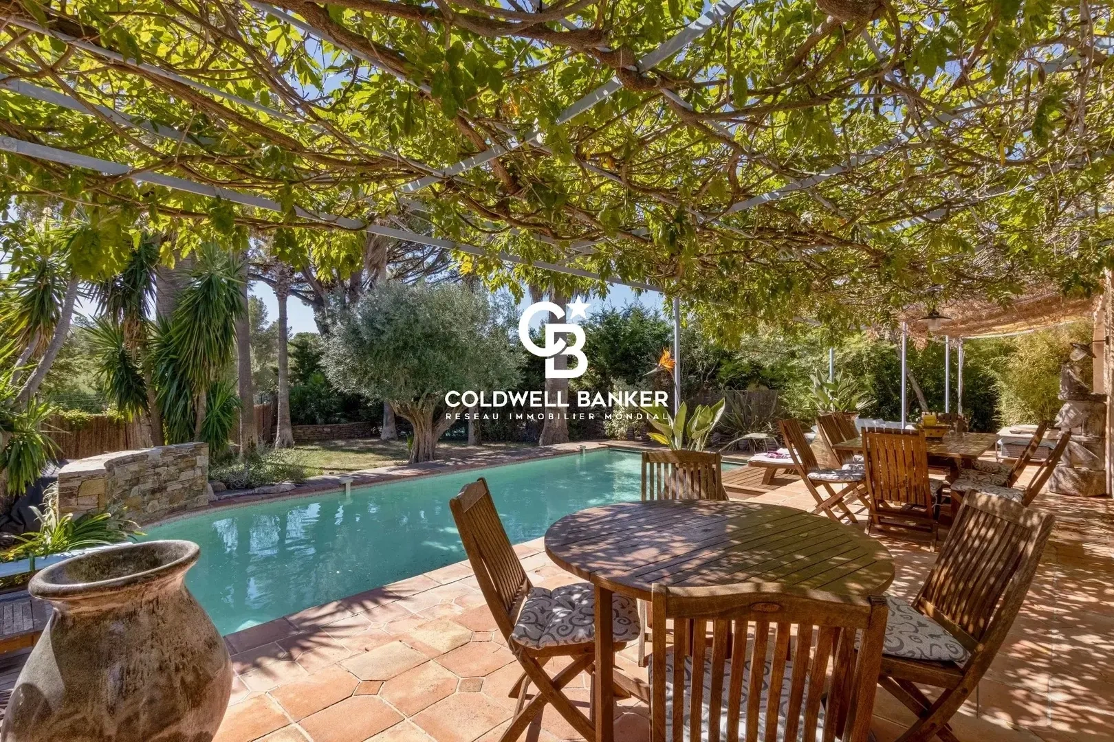 2 - venta casa grimaud var francia
