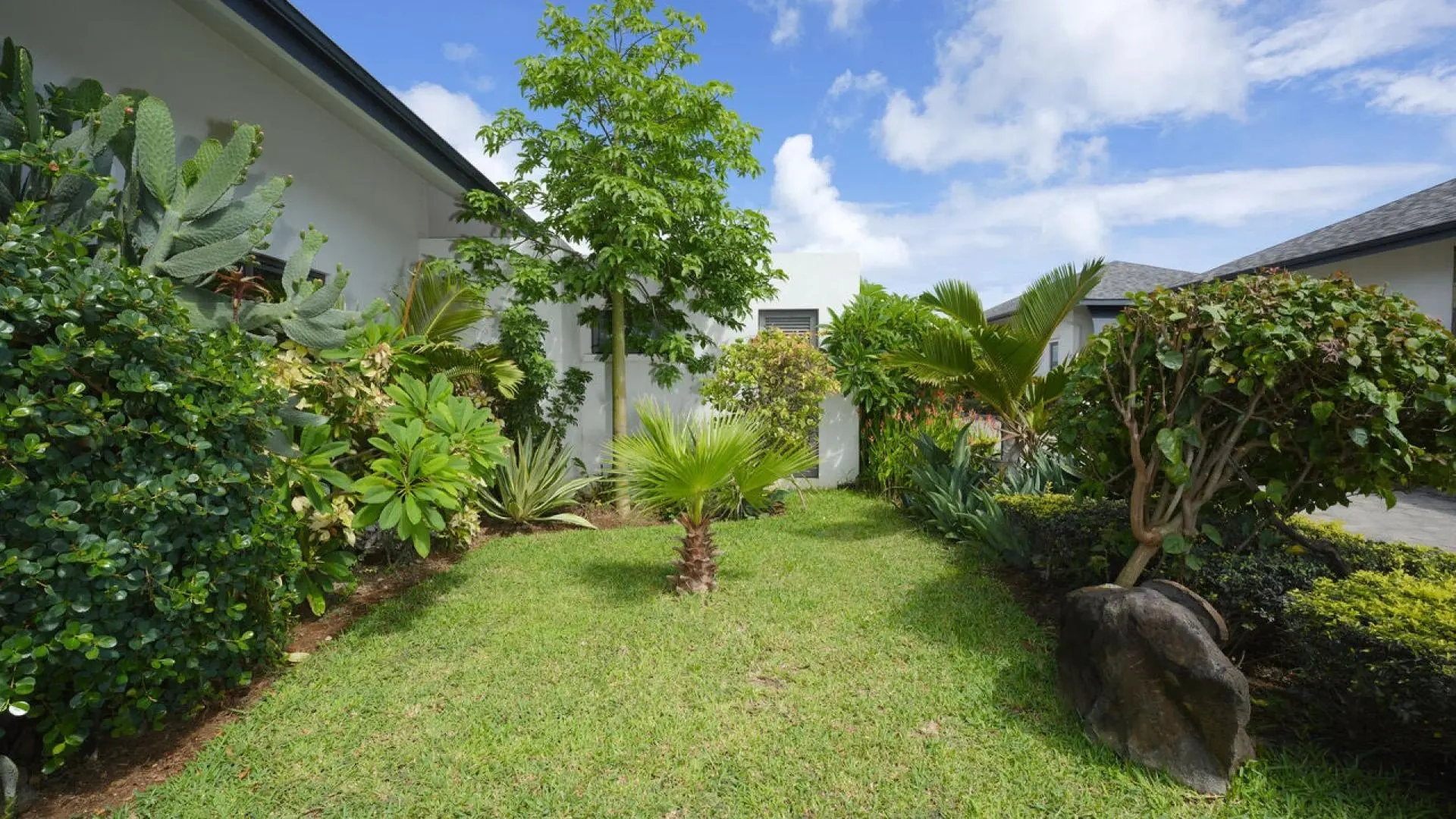 2 - villa for sale in grand baie rivière du rempart mauritius