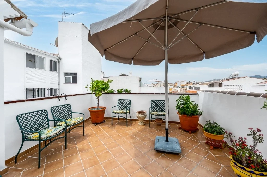2 - venta casa a pie de playa nerja andalucía españa