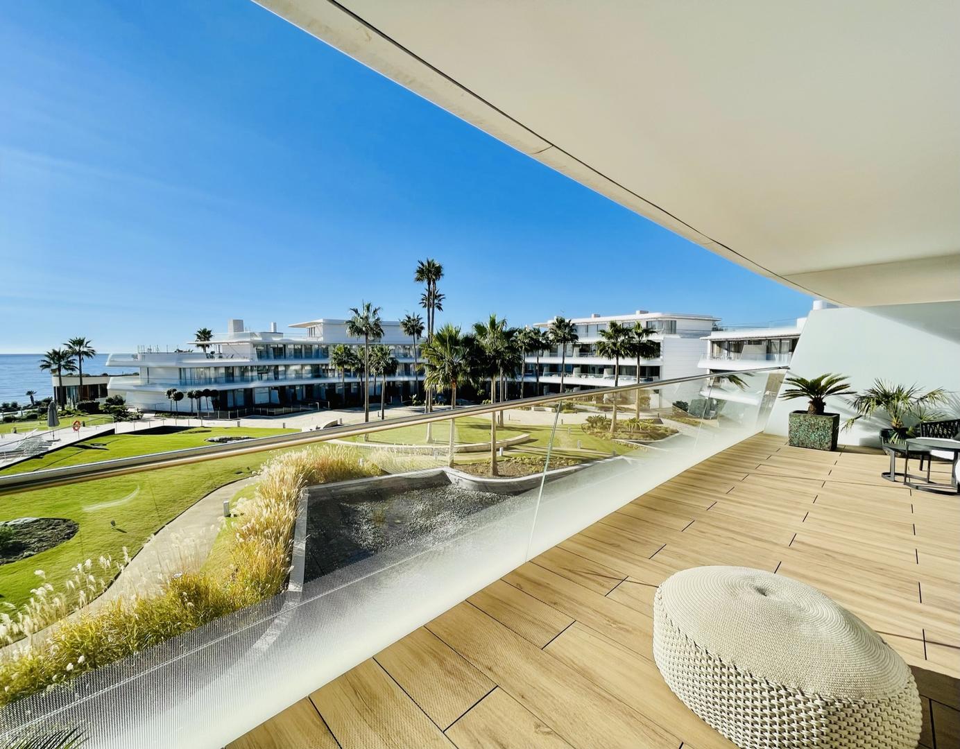 1 - verkauf wohnung direkt am wasser estepona - costa del sol andalusien spanien