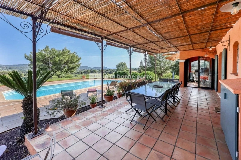 2 - sea view house for sale in la cadière-d'azur var france