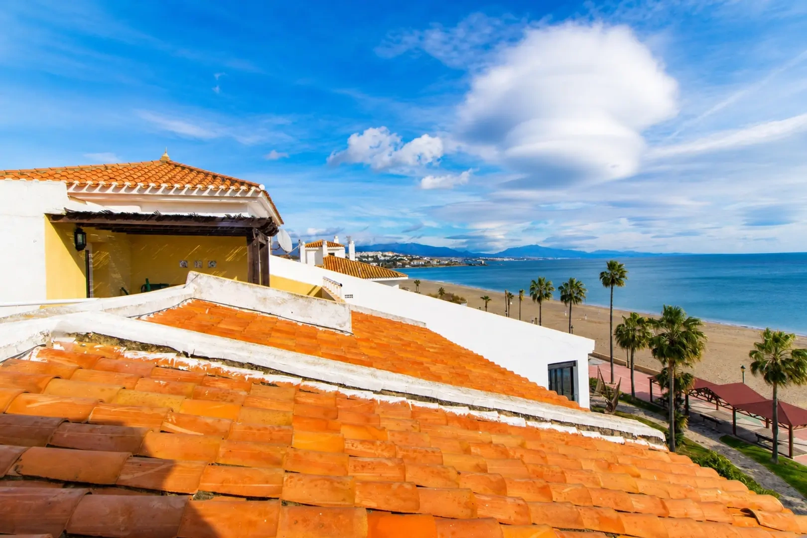 2 - verkoop appartement aan het water manilva andalusië spanje