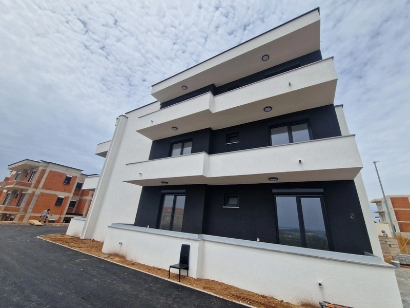 2 - venda apartamento vista de mar novalja lika-senj croácia