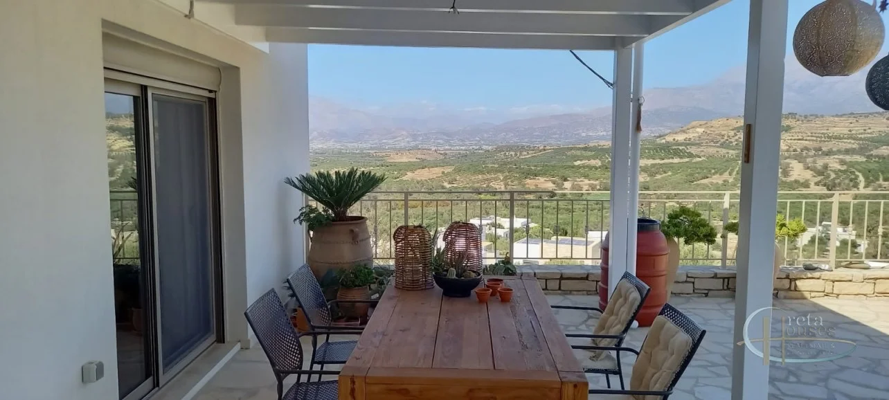 2 bedroom sea view house with terrace