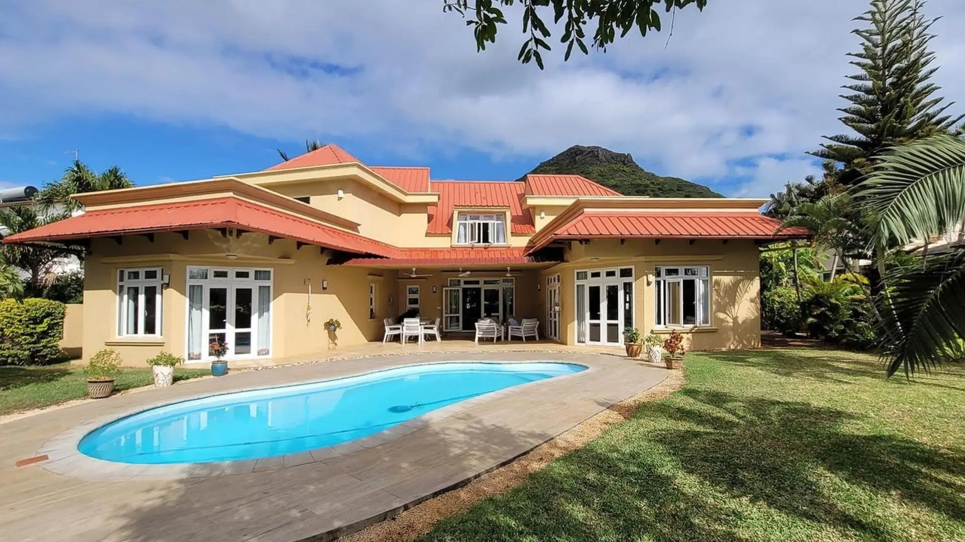 1 - vente villa vue mer tamarin rivière noire île maurice