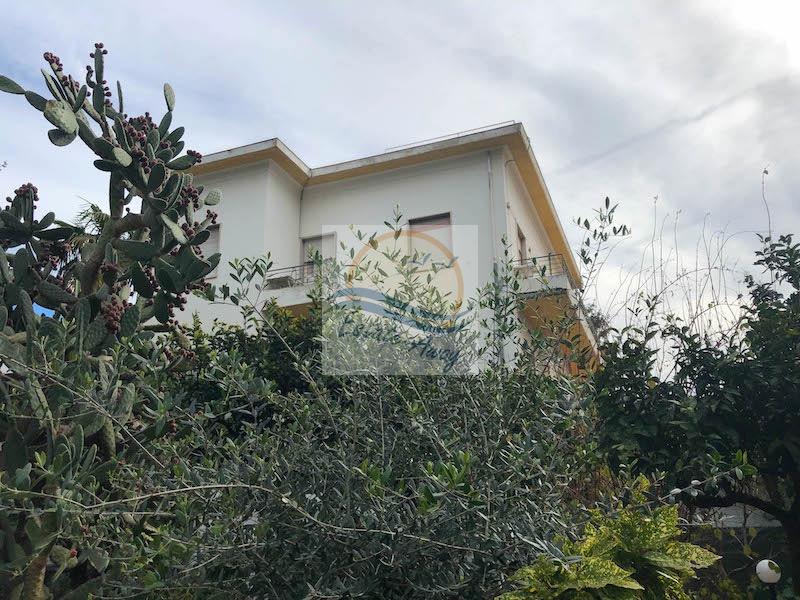2 - venta casa a pie de playa bordighera liguria italia