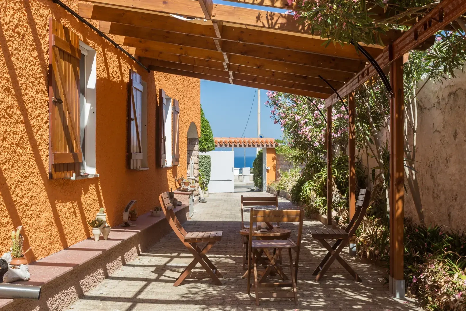 2 - verkoop huis uitzicht op zee bosa sardinia italië