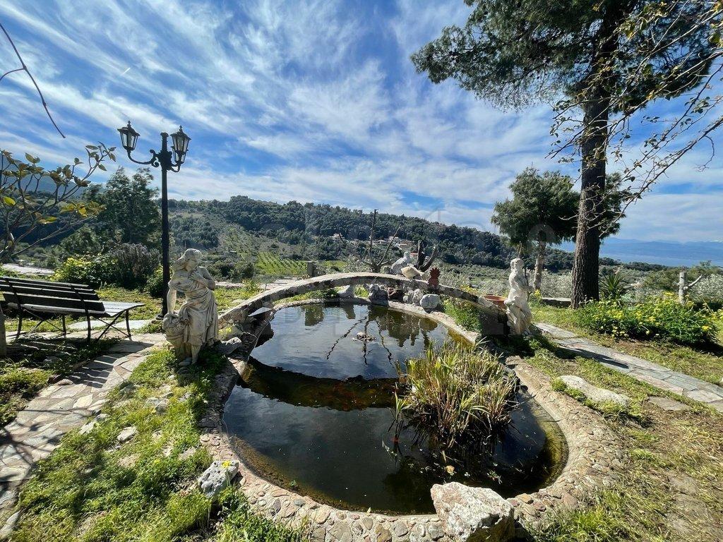1 - venda casa loutráki peloponeso grécia