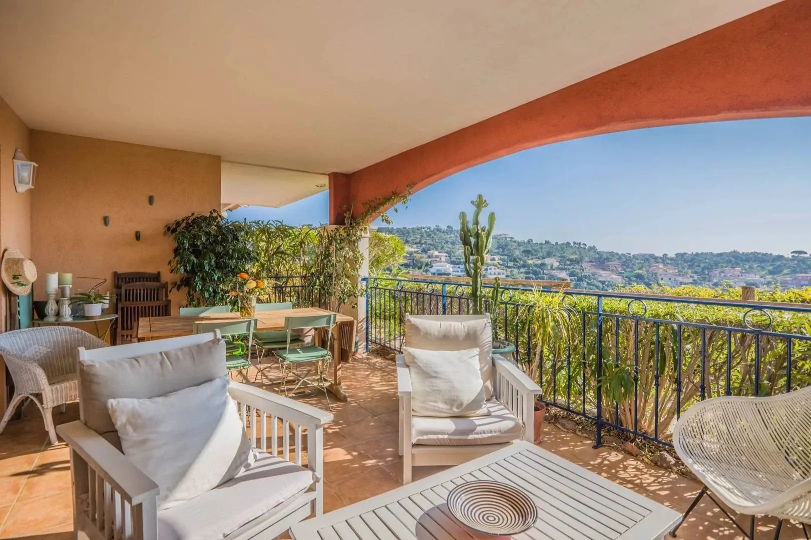 1 - sea view apartment for vacation rentals in sainte-maxime var france